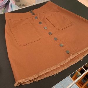 Madewell snap-front skirt. Pockets. Frayed hem. Sz 2